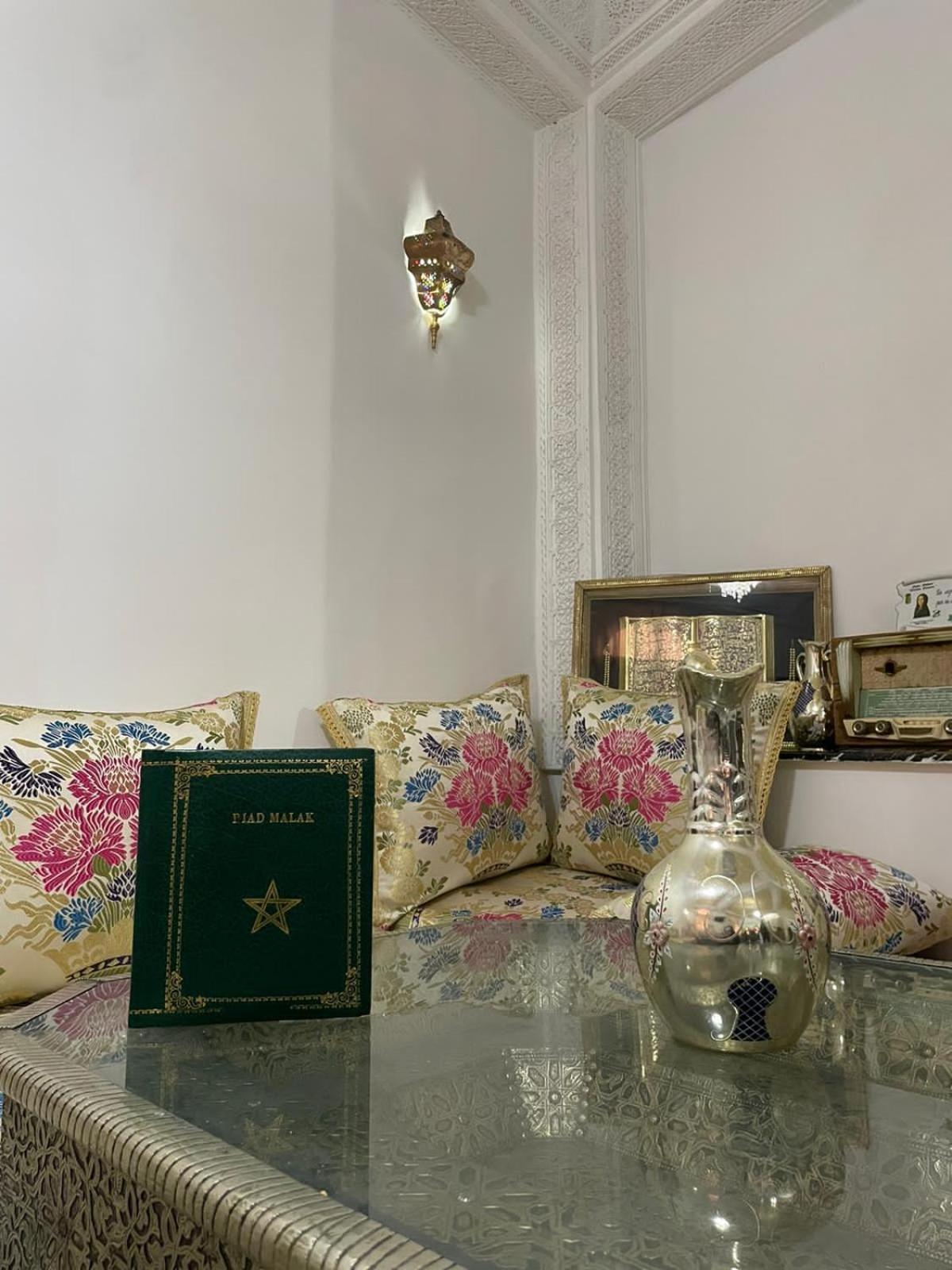مكناز Riad Malak المظهر الخارجي الصورة