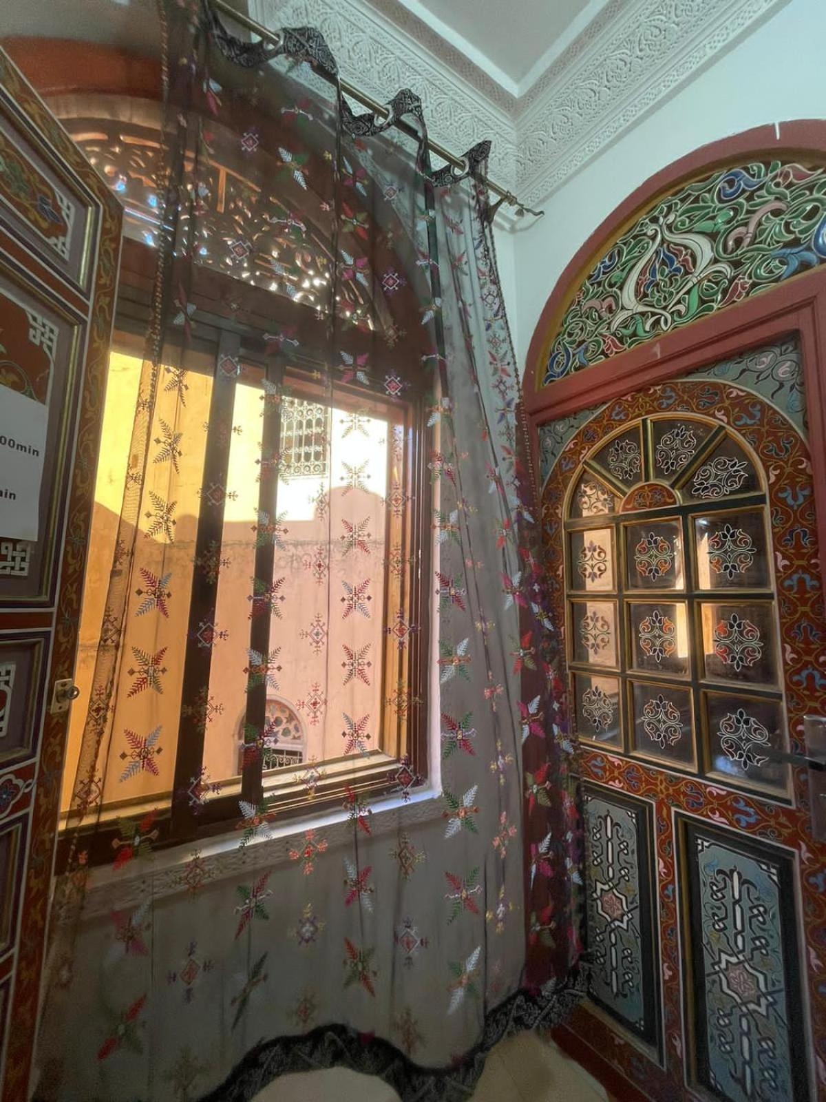 مكناز Riad Malak المظهر الخارجي الصورة