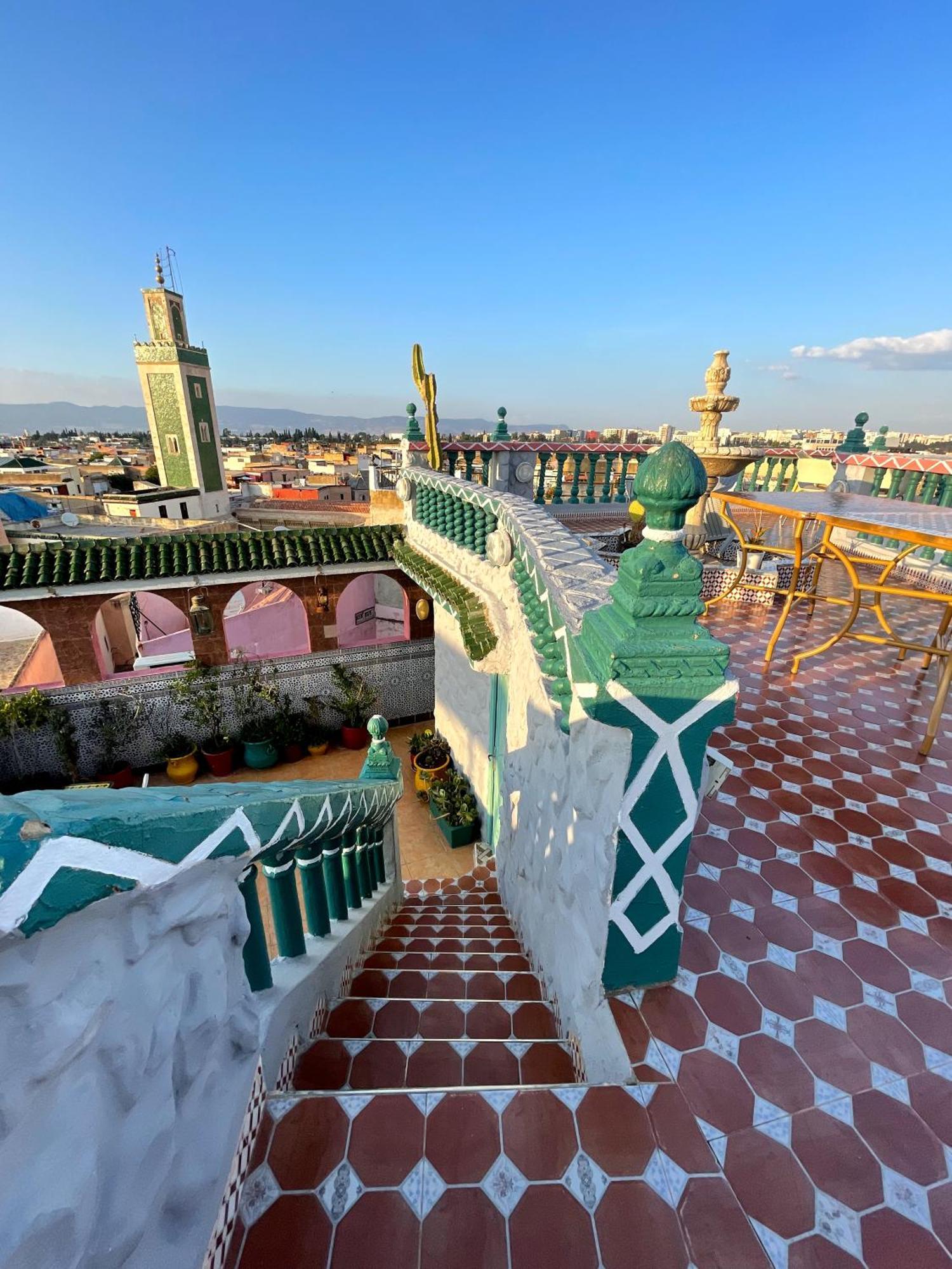 مكناز Riad Malak المظهر الخارجي الصورة
