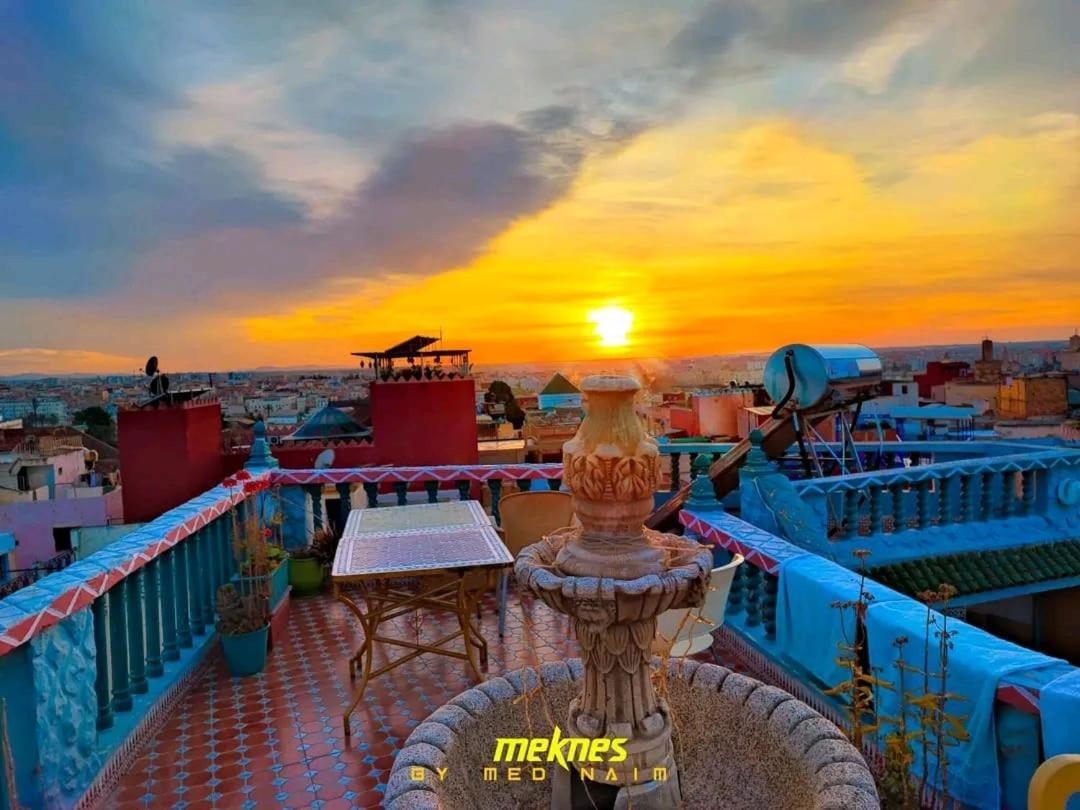 مكناز Riad Malak المظهر الخارجي الصورة