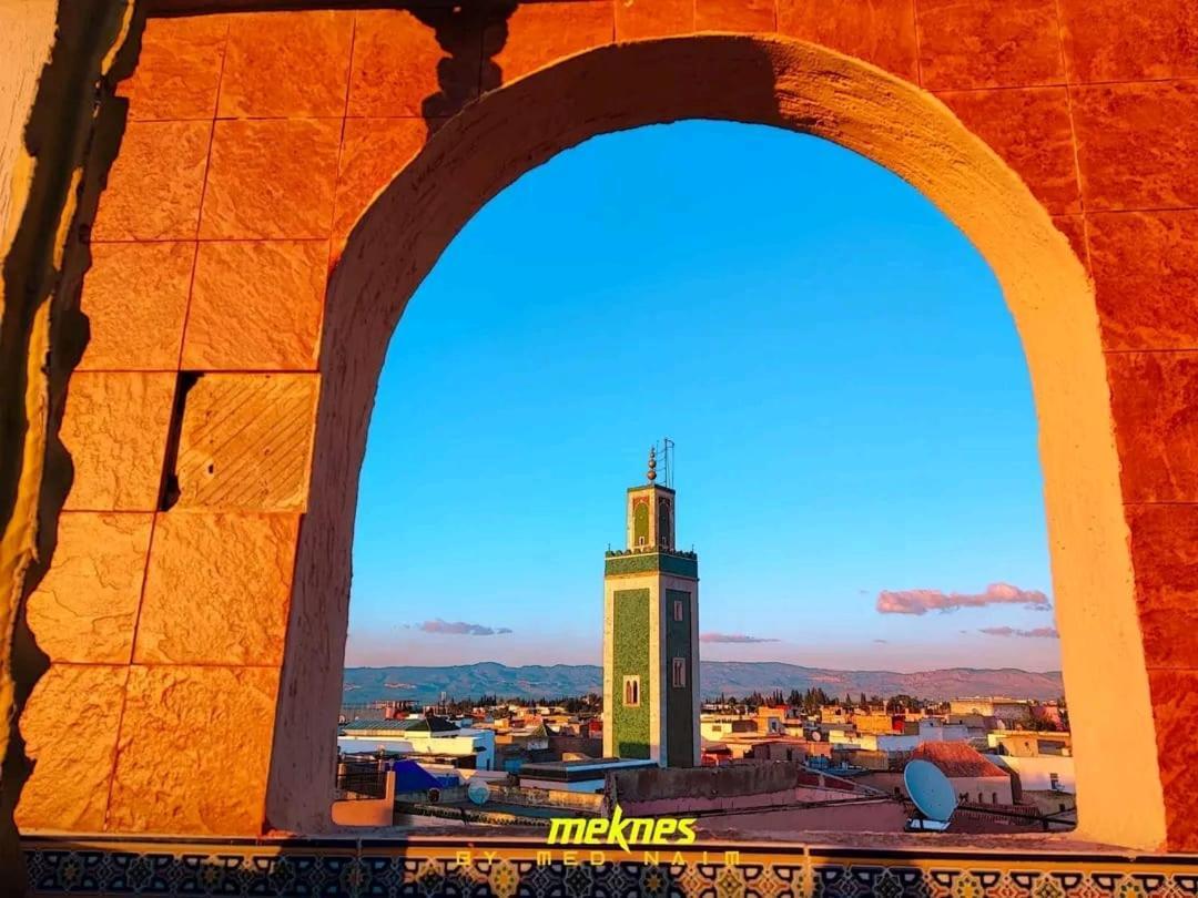 مكناز Riad Malak المظهر الخارجي الصورة